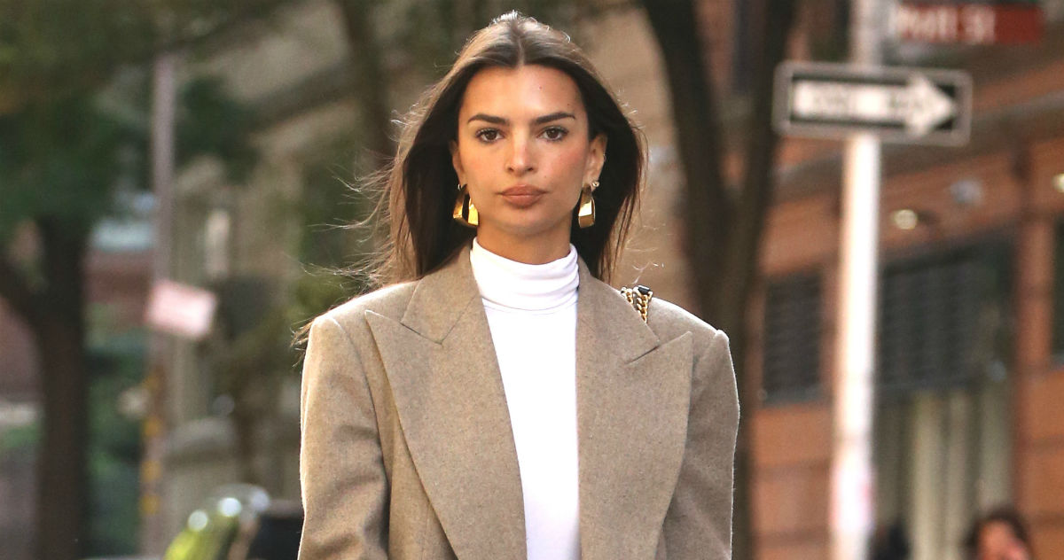 Emily Ratajkowski je pokazala kako ćemo ove godine kombinirati traperice i čizme