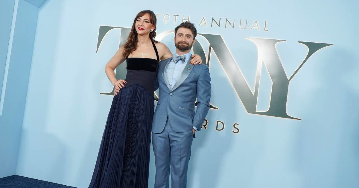 Daniel Radcliffe pozirao s višom djevojkom, fanovi pišu: Obožavam ovog niskog kralja