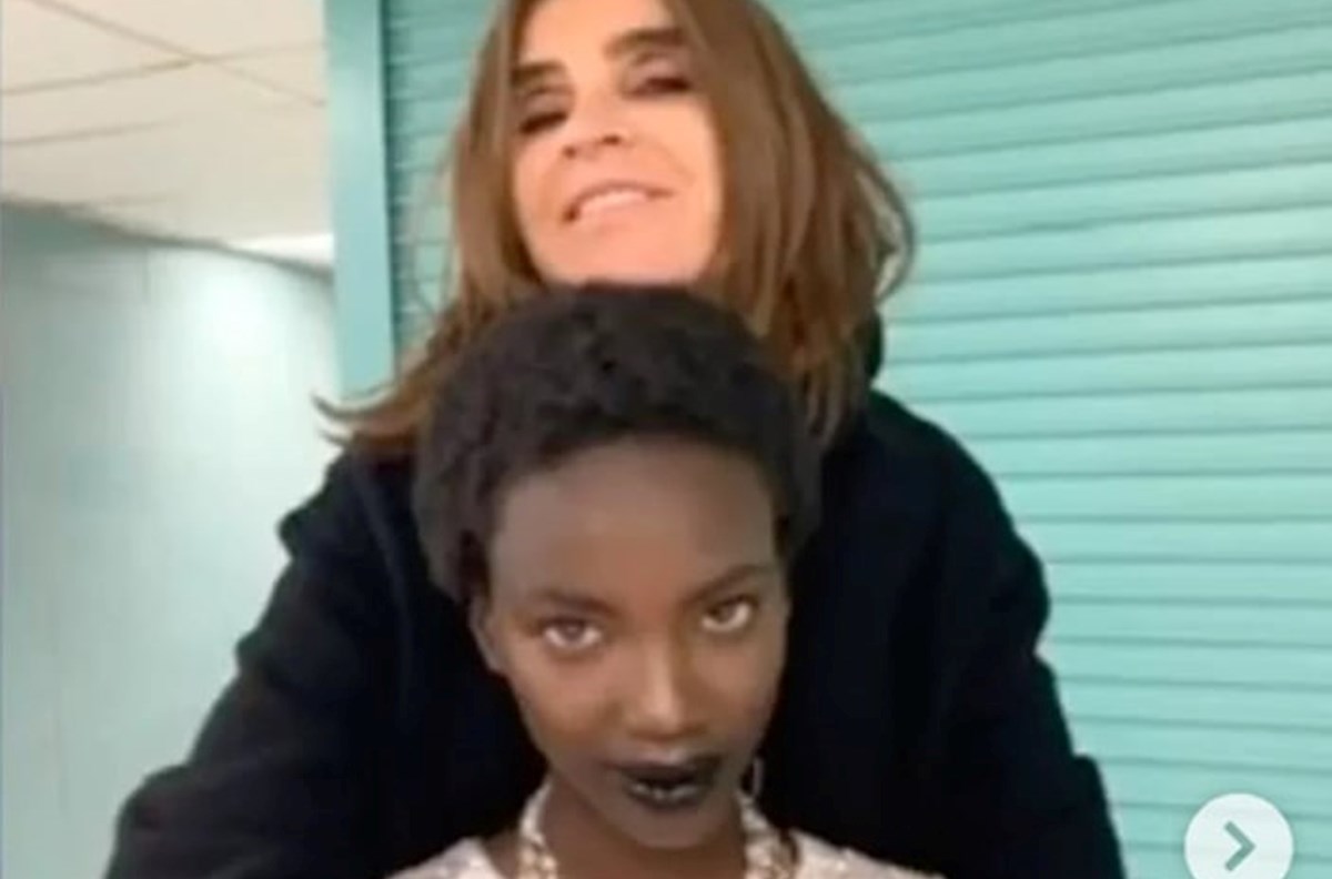 "Ovo je duboko uvredljivo": Bivšu urednicu Voguea napali zbog fotke s crnim modelom