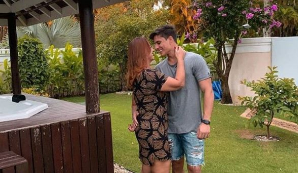 22-godišnji dečko Neymarove mame bio je u vezi s njegovim kuharom