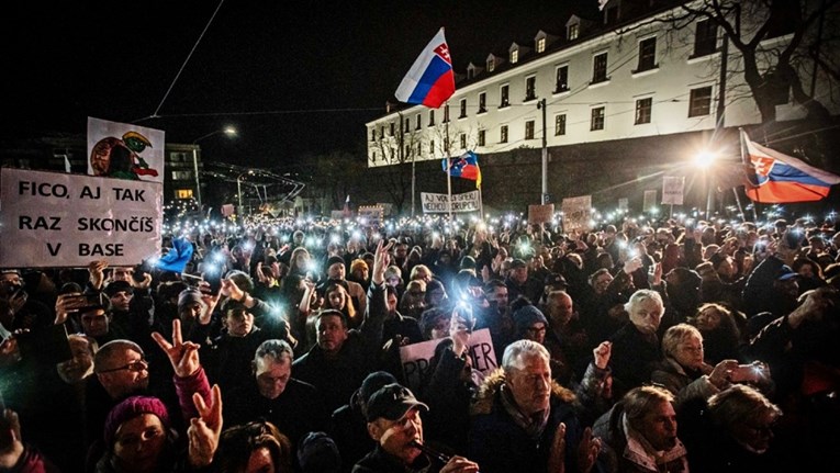 Slovački ministar se sastao s Lavrovom. Tisuće izašle na ulice u prosvjed