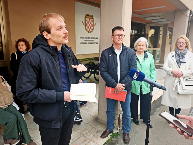 Osobni asistenti u Bjelovaru: Poslodavac nas izbacuje iz ureda i krši naša prava