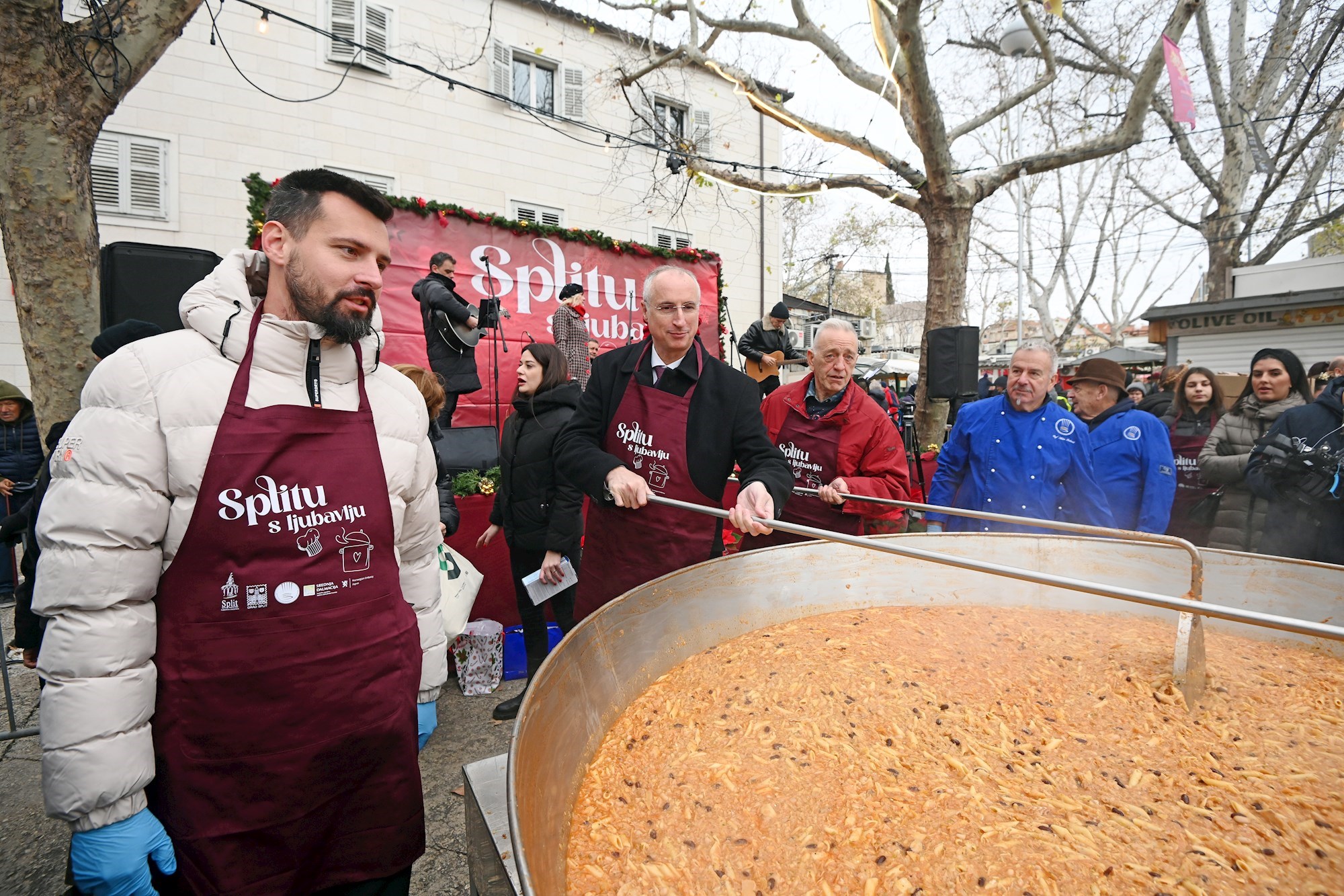 Na splitskom Pazaru podijeljeno 5000 porcija bakalara