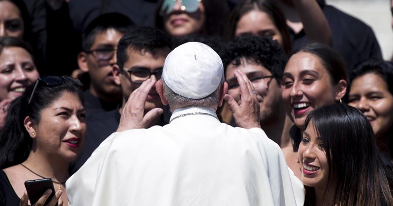 Čovjek koji radi za Papu pozitivan na koronavirus