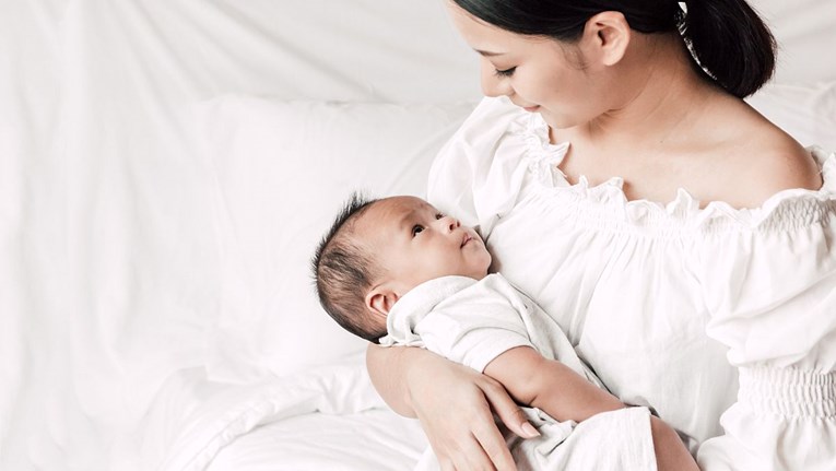 Talijanska studija: Koronavirus se ne prenosi majčinim mlijekom na novorođenče