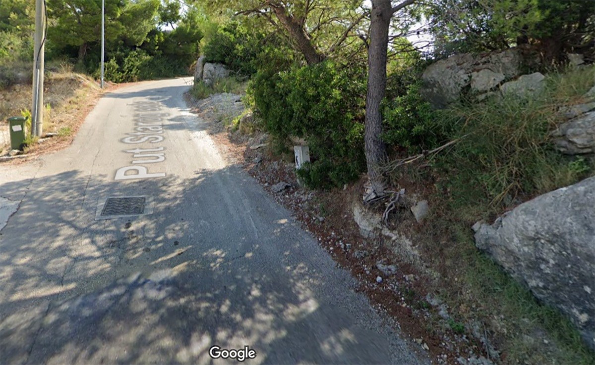 Nakon nesreće u Podstrani izvadio sjekiru i razbio staklo: Vozač (55) uhićen