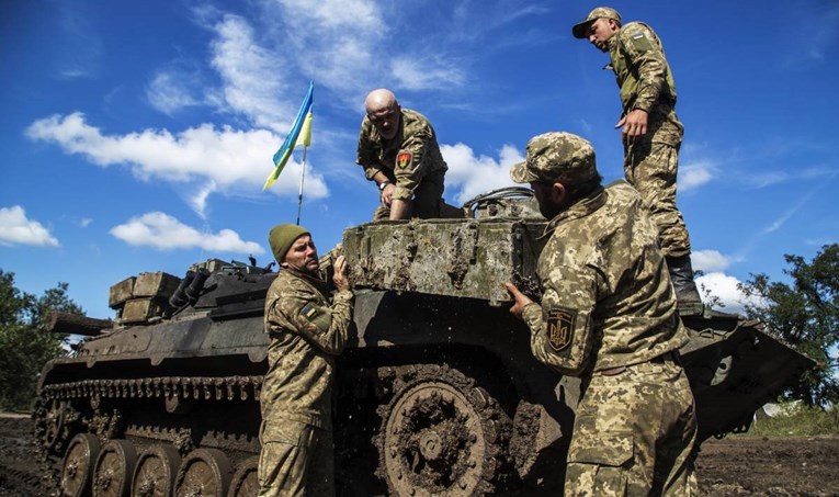 Proizvođač oružja: Trebat će godine za obnovu zalihe streljiva nakon pomoći Ukrajini