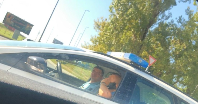 Policajac u Zagrebu tijekom vožnje pričao na mobitel