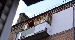 Stanovnik ukrajinskog Mikolajiva svakog dana u podne na svom balkonu svira himnu