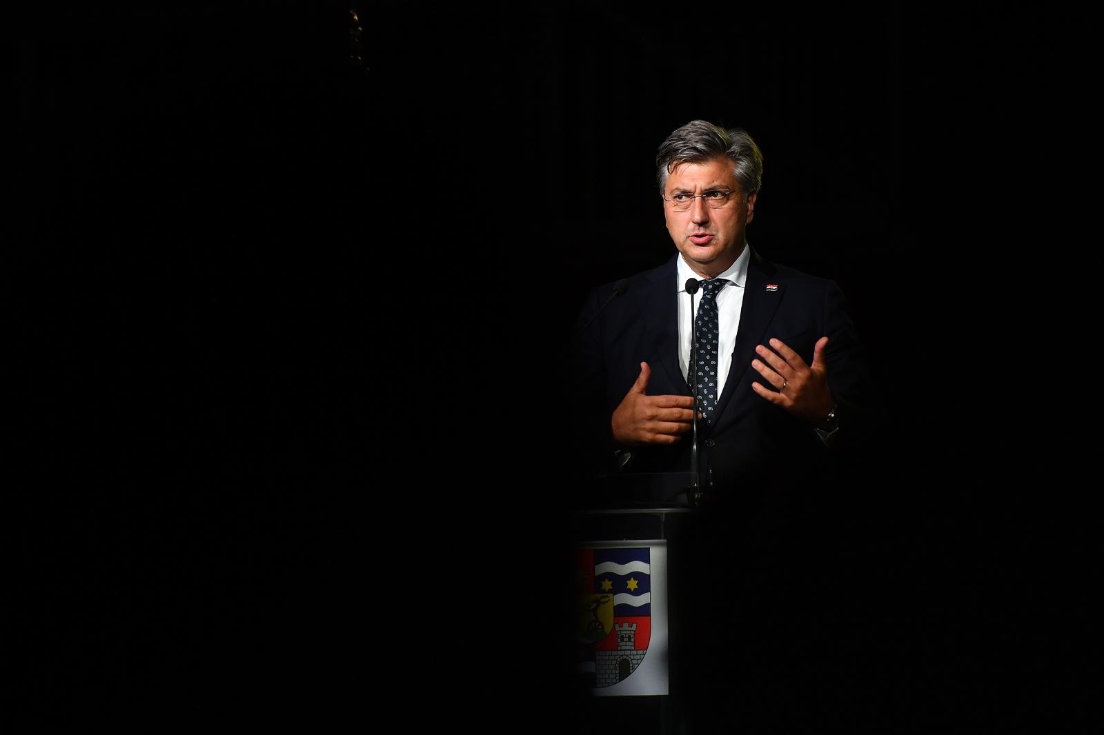Plenković: Interveniramo snažno, sveobuhvatno i pravedno u trenucima velikih kriza