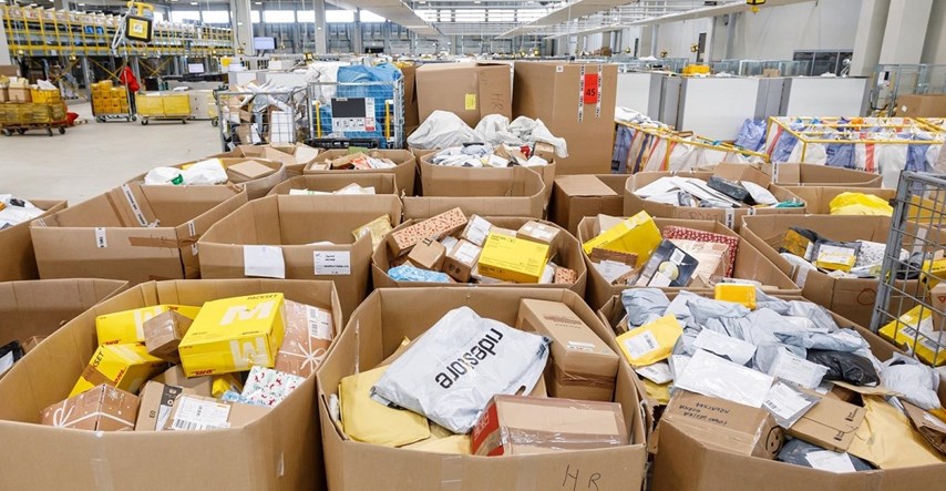 HAKOM: Broj poštanskih usluga je smanjen, ali je povećan prihod