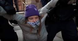 Greta Thunberg blokirala ulaz u parlament. Policajci je zgrabili i odnijeli