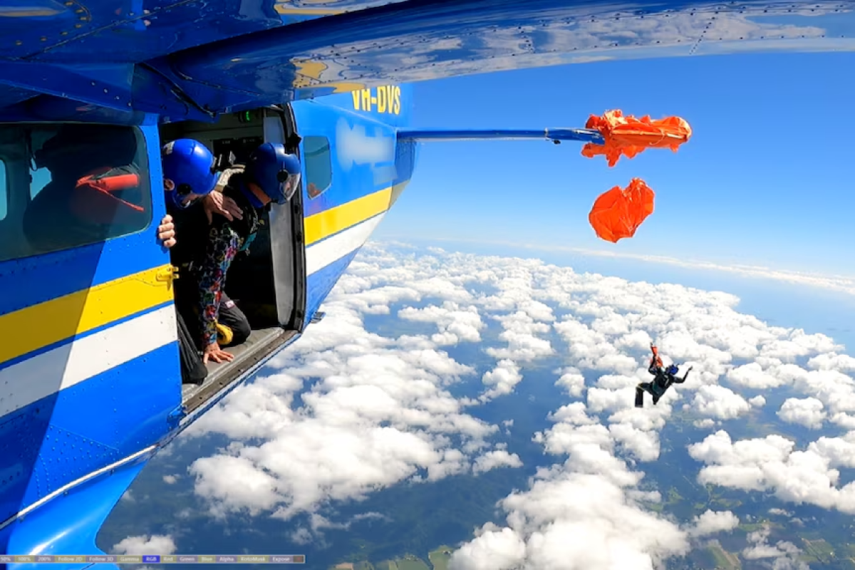 VIDEO Australac skakao iz aviona, padobran zapeo za rep