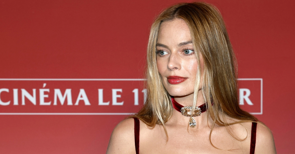Cipele s razdvojenim prstima preplavile su crvene tepihe. Nosi ih i Margot Robbie