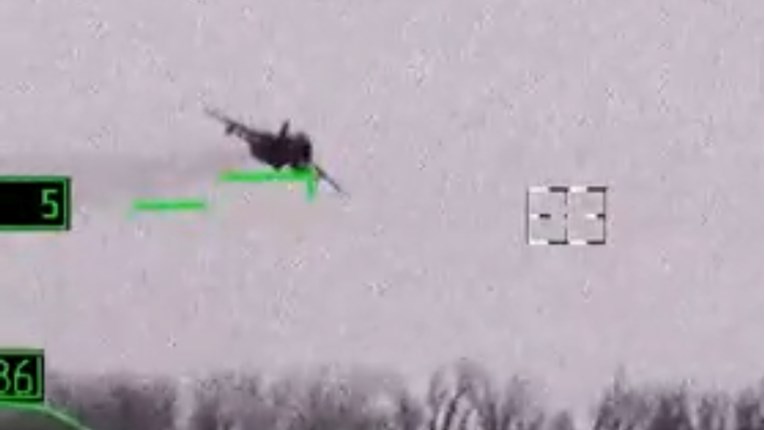 Rusi objavili snimku: "Naš Su-24 bombardira kamuflirane položaje Ukrajinaca"