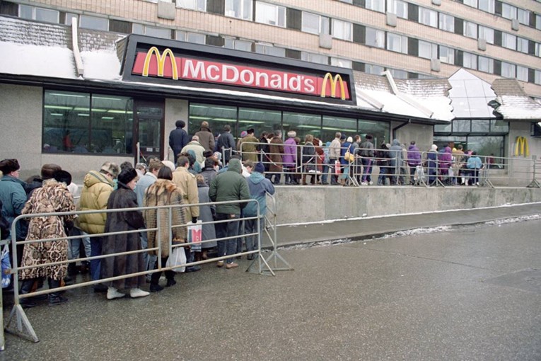 Moskovljani se opraštaju od McDonald'sa: "Donbas je toga vrijedan" 