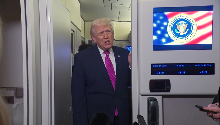 SAD pušta ruski tanker prema Kubi. Trump: To ne pomaže Putinu, izgubit će brod nafte