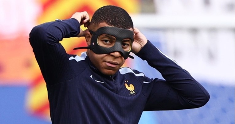 Mbappe morao promijeniti masku za večerašnju utakmicu