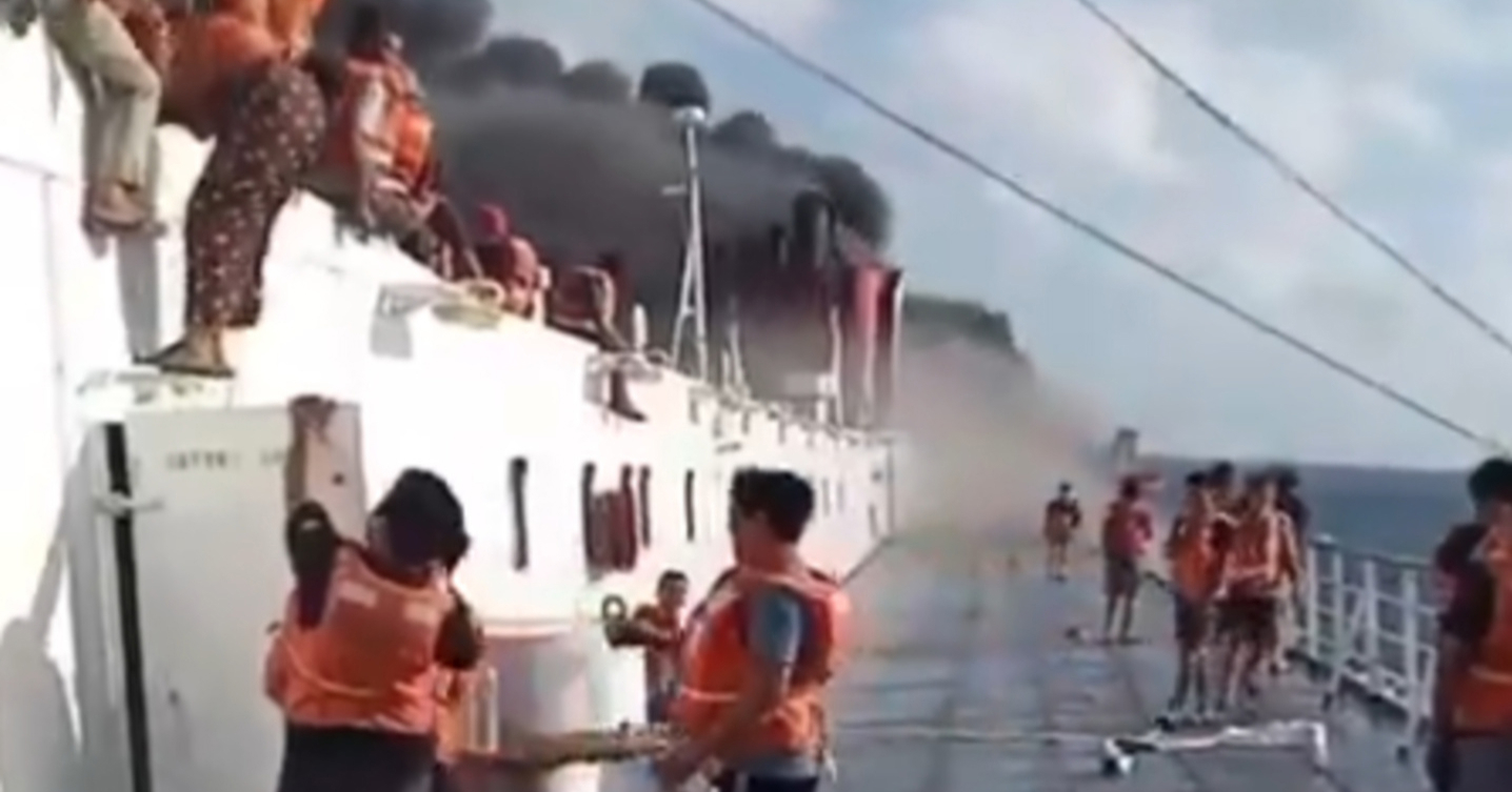VIDEO Požar na trajektu u Indoneziji. Petero mrtvih, 41 osoba nestala