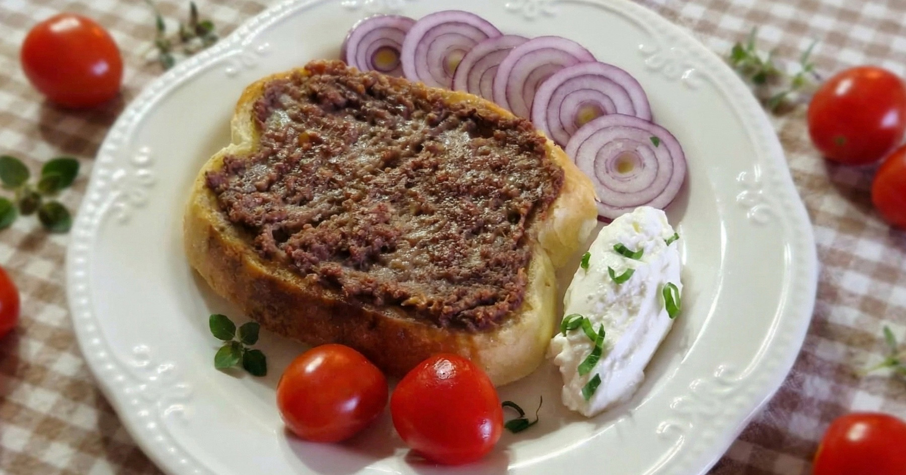 Čitateljica pokazala na koji način se kod nje jedu kupovni ćevapi