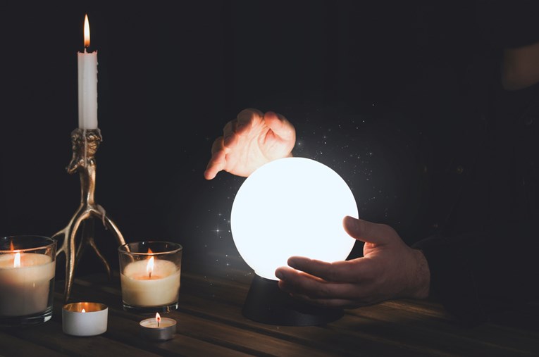 "Vidovnjak" ženi u Vodicama obećao da će joj skinuti uroke. Ostala je bez nakita