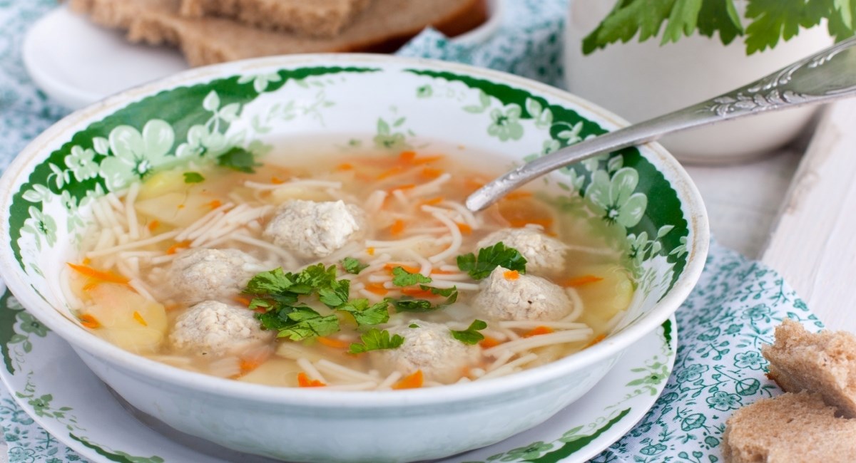 Kako da obična juha ima okus kao iz restorana? Tajna je u jednoj stvari iz pećnice