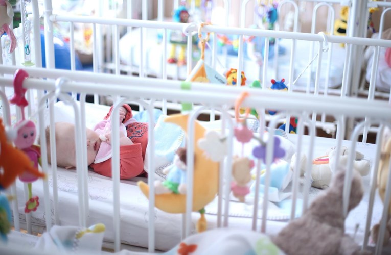 U većini hrvatskih rodilišta lani rođeno više djece nego godinu ranije