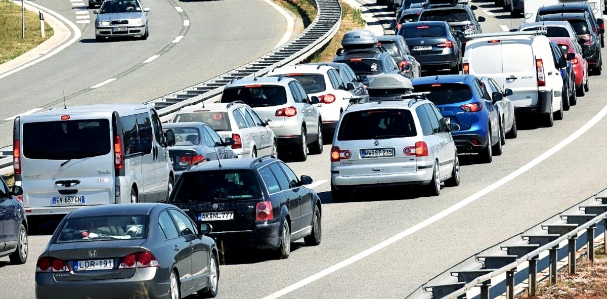 Nesreća na autocesti A1, vozi se usporeno i povremeno u koloni u pokretu