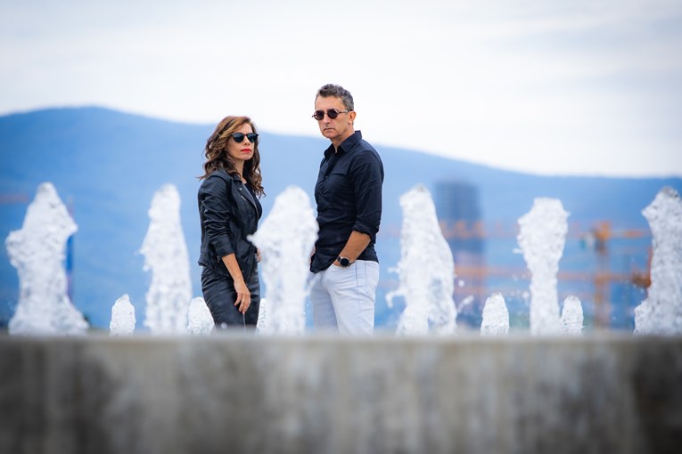 Bend Katarine Peović spojio tradiciju i AI u novoj pjesmi "Hej, haj brigade"