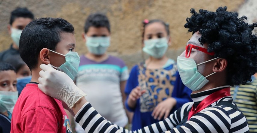 Liječnici upozoravaju: Maske za lice nisu za svu djecu