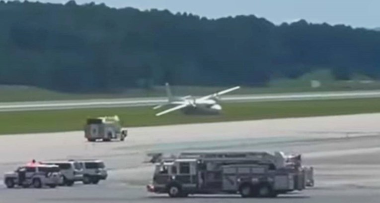Pilot u SAD-u usred leta izašao iz aviona, a nije imao padobran. Poginuo je