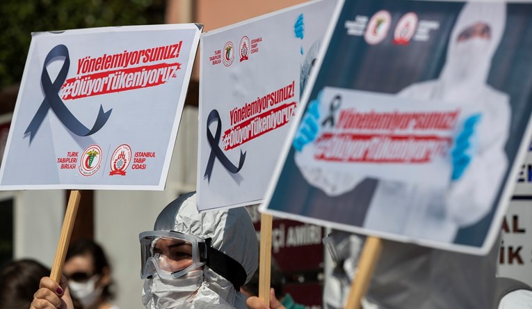 Broj slučajeva u Turskoj prešao 300.000, liječnici sumnjaju u službene brojke