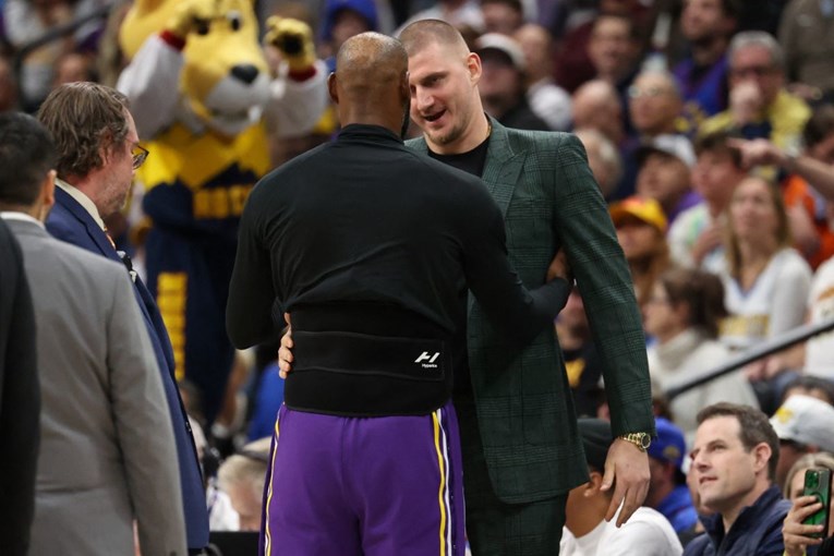 LeBron usred utakmice otišao zagrliti Jokića: Ispoštovao sam jednog od najvećih