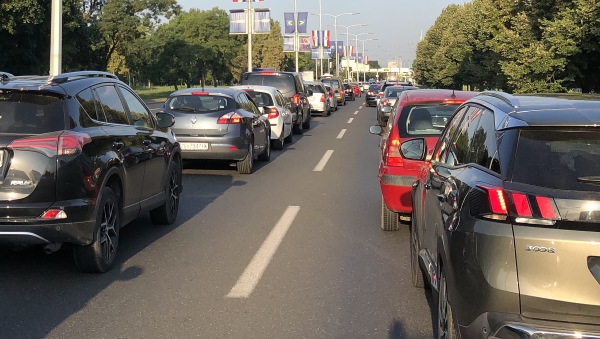 I jutros gužve na većini cesta, na zagrebačkoj obilaznici kolona od 4 kilometra