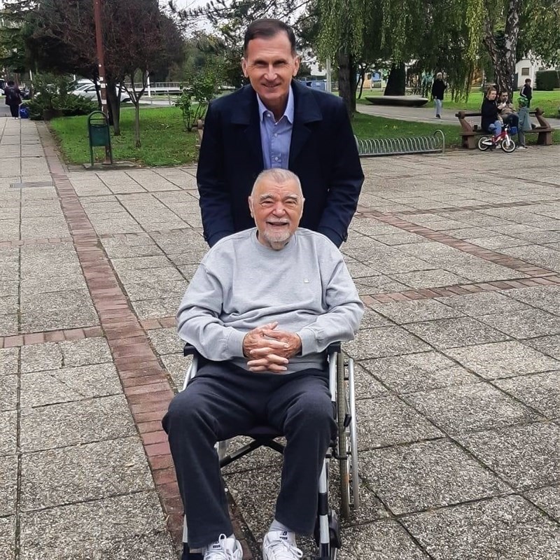 Širi se fotka Primorca i Mesića u invalidskim kolicima. Primorac se sad opravdava