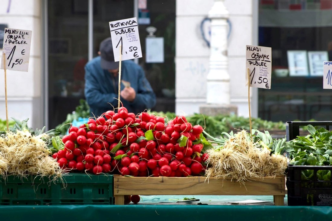 Posjetili smo zagrebačke tržnice i pronašli rotkvice i mladi luk, pogledajte cijene