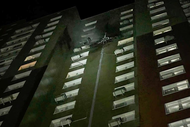 VIDEO Snimljen trenutak ruskog napada na stambenu zgradu u Kijevu