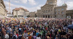 Deseci tisuća ljudi sudjelovali na klimatskom prosvjedu u Švicarskoj