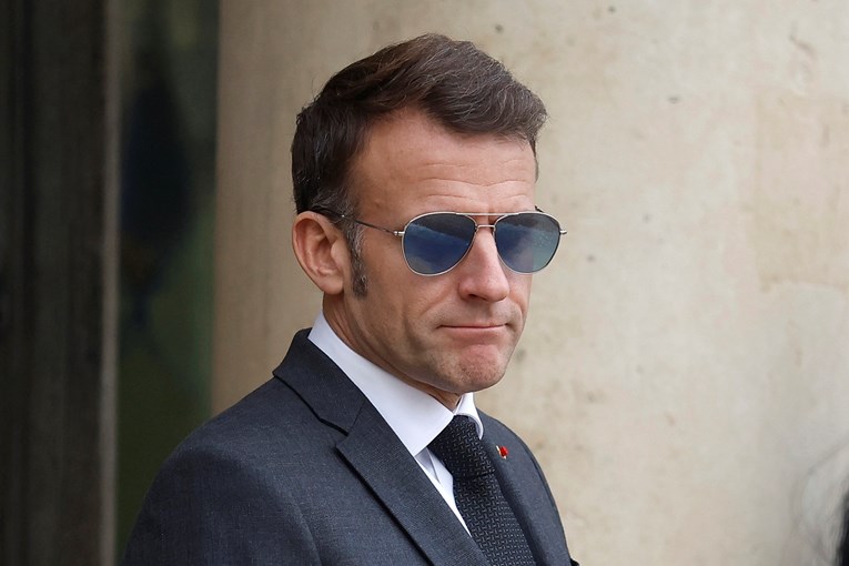 Macron traži hitno usvajanje zakona o zabrani društvenih mreža djeci do 15 godina