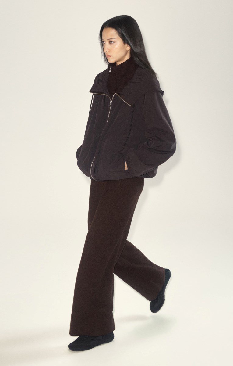 Cos vraća jaknu koja je prošlog proljeća planula