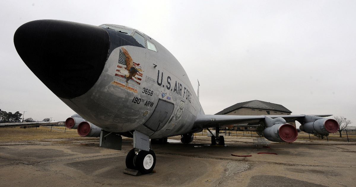 Avioni kod Venezuele dvaput izbjegli sudar s američkim vojnim tankerom