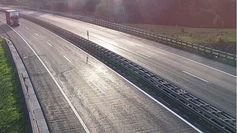 HAK upozorava na mokre i skliske kolnike