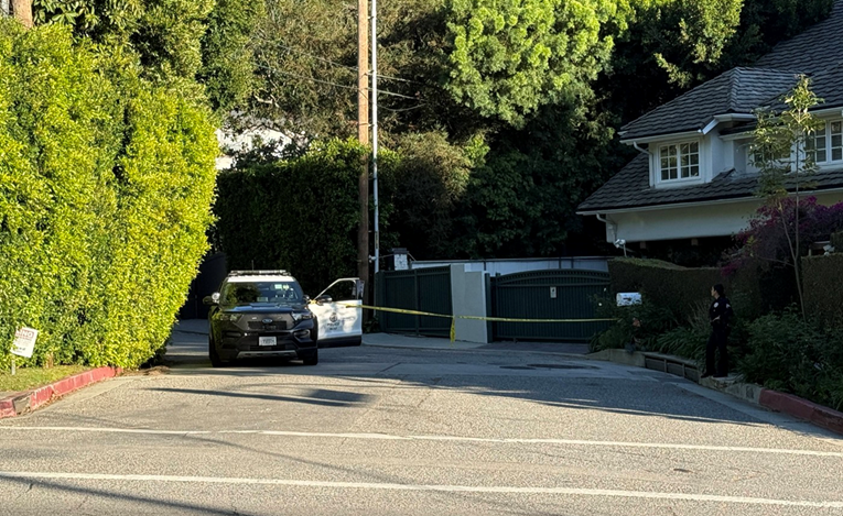 Meci pogodili Rihanninu kuću na Beverly Hillsu. Ona bila unutra