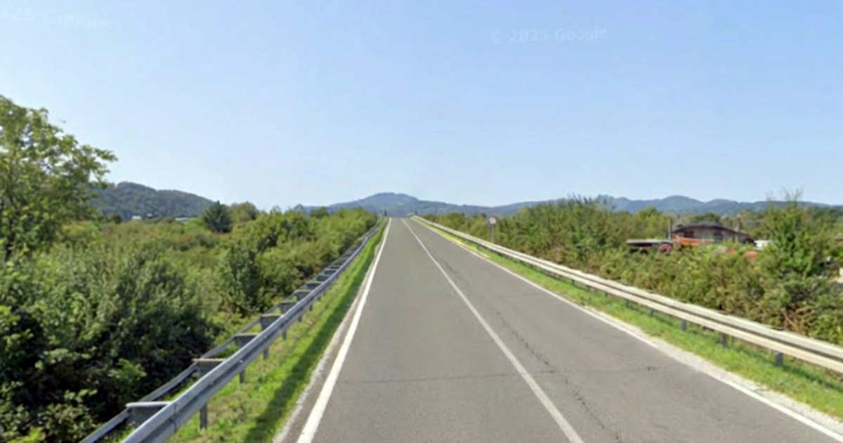 Koristio mobitel u vožnji, zaustavili ga. Kad su shvatili tko je, oduzeli mu BMW