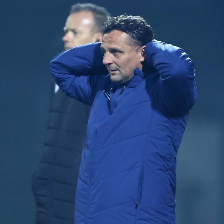 Kovačević kao da moli da mu se da otkaz