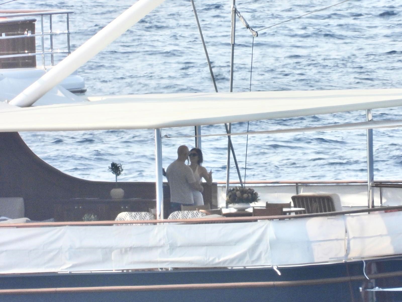 FOTO Jeff Bezos i Lauren Sanchez snimljeni na jahti u Hrvatskoj