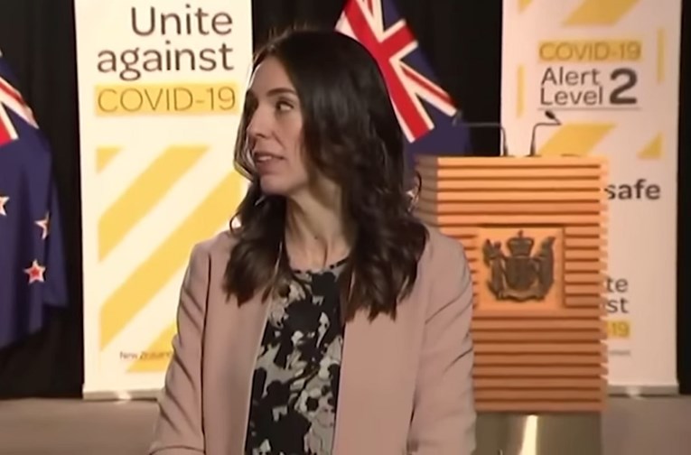 VIDEO Novozelandska premijerka gostovala na televiziji u trenutku snažnog potresa