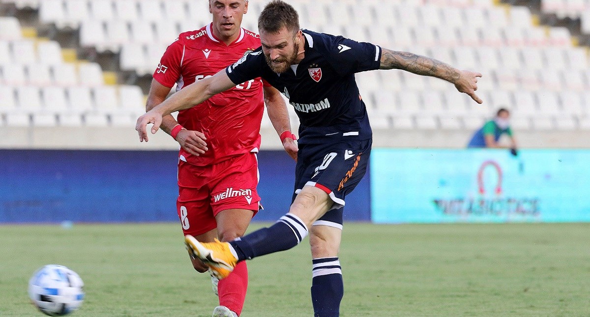 Čudesan gol igrača Zvezde. Prošao četvoricu i zabio u padu