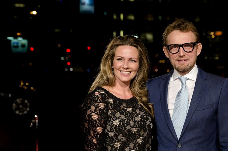 Nakon 25 godina braka, kraljevski par objavio da se razvodi