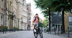 Život bez automobila: Mladi koji biraju bicikle i javni prijevoz